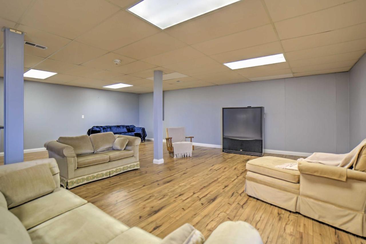 Monticello Home With Multi-Level Deck On 2 Acres! Exteriör bild